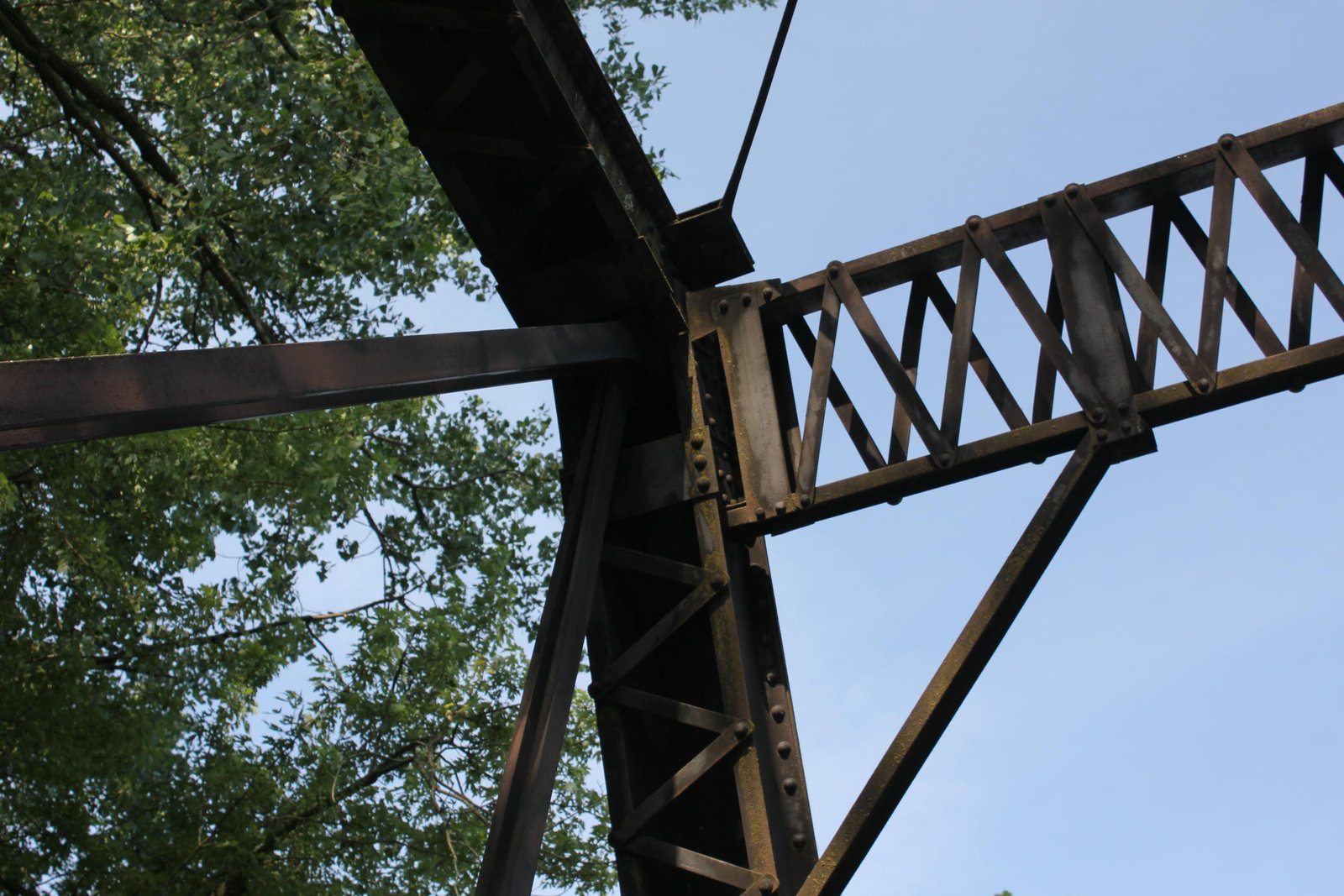 Upper angle connection, east span (span #4)